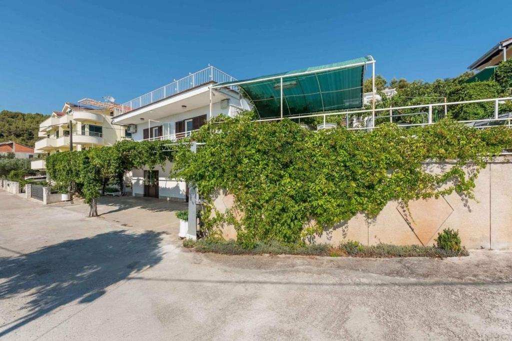 Apartments by the sea Poljica, Trogir - 21041