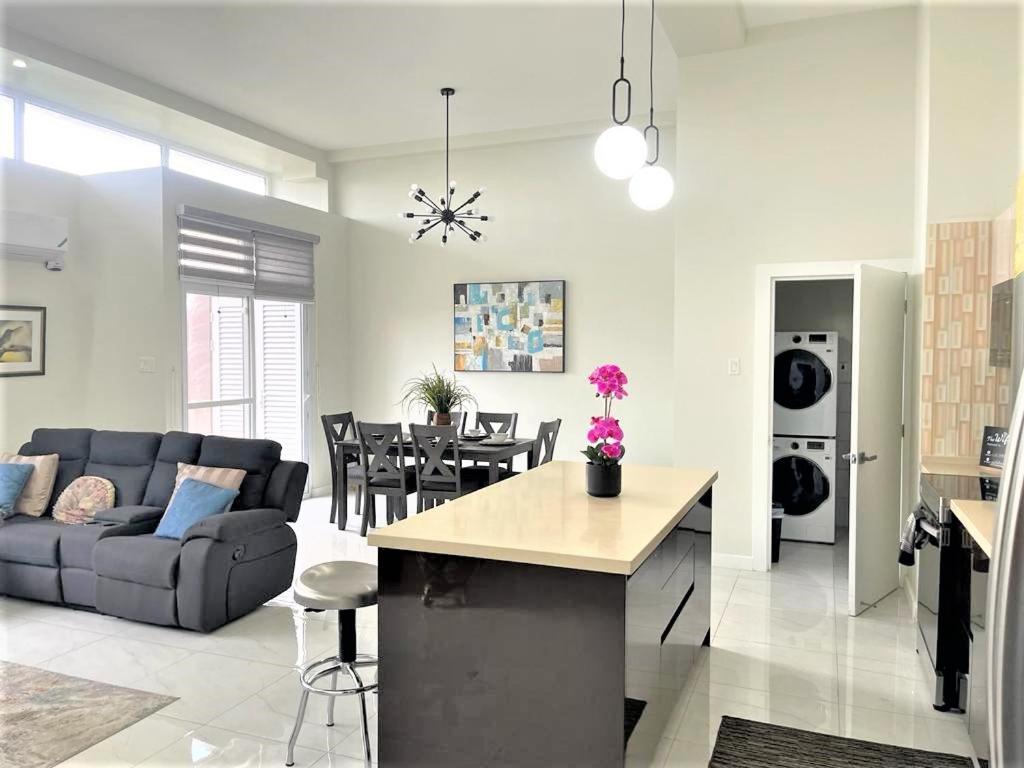 Luxury 2 bed Apartment in Kingston photo 1