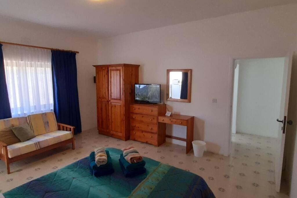 Villa Bronja Superior Airconditioned Studio apartment in Xlendi photo 4