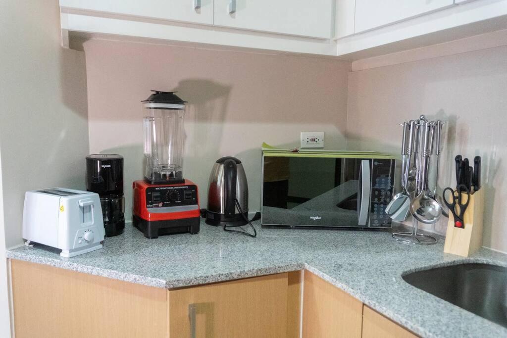 A2J Luxury Uptown 3BR Suite Near Uptown Mall photo 3