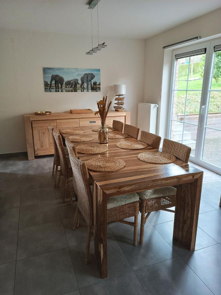 Maison et vélos à Godinne dans la Vallée de la Meuse photo 1