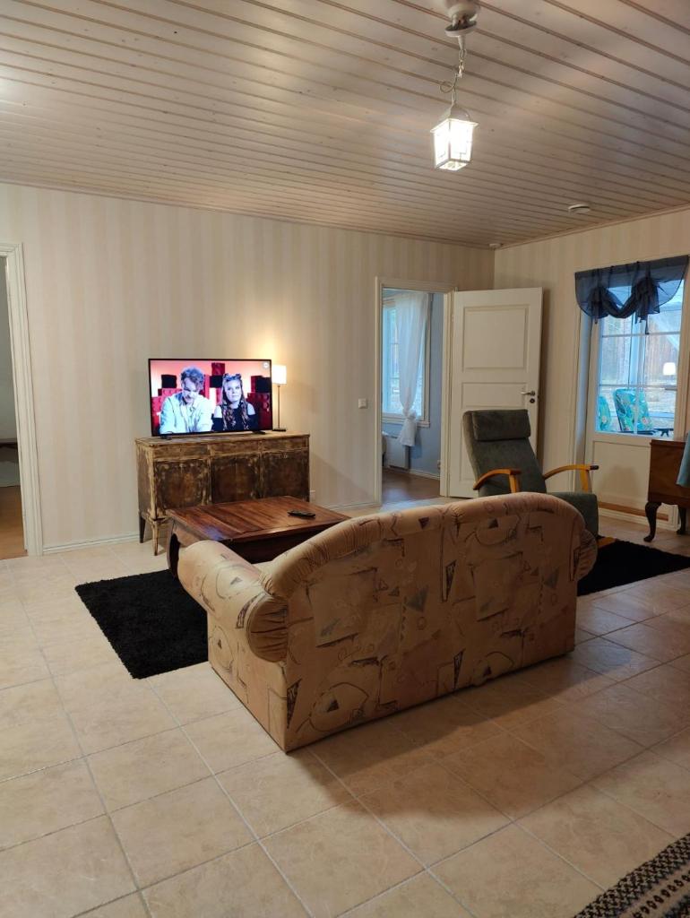 Nicolas apartment photo 2