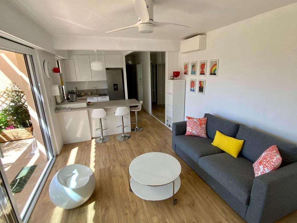 Appartement Le Lavandou, 2 pièces, 4 personnes - FR-1-308-175 photo 2
