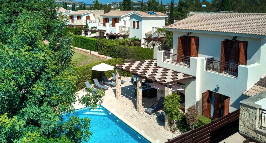 3 bedroom Villa Athina with private pool and golf views, Aphrodite Hills Resort photo 1