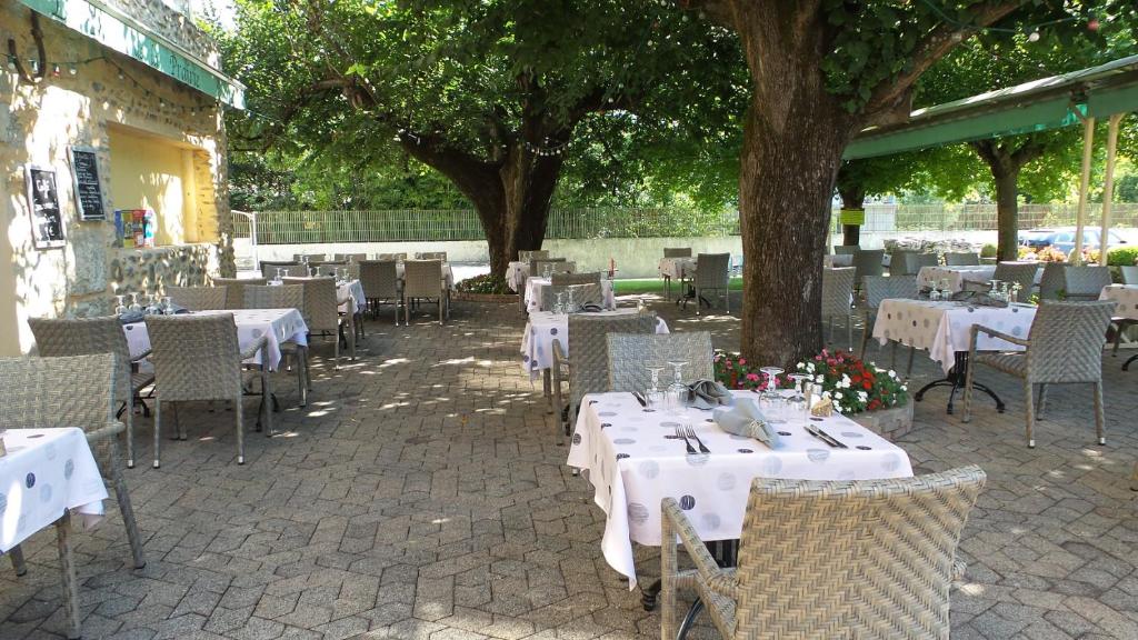 Logis Hotel Restaurant Mas de la Prairie photo 2