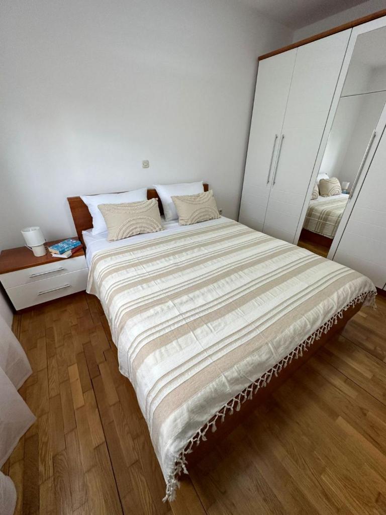Apartment Bella with free parking photo 2