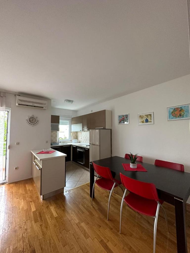 Apartment Bella with free parking photo 3