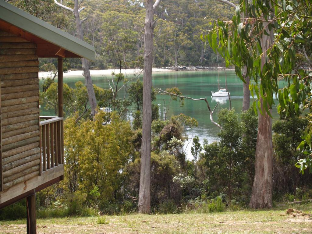 Stewarts Bay Lodge - Tap to explore photos