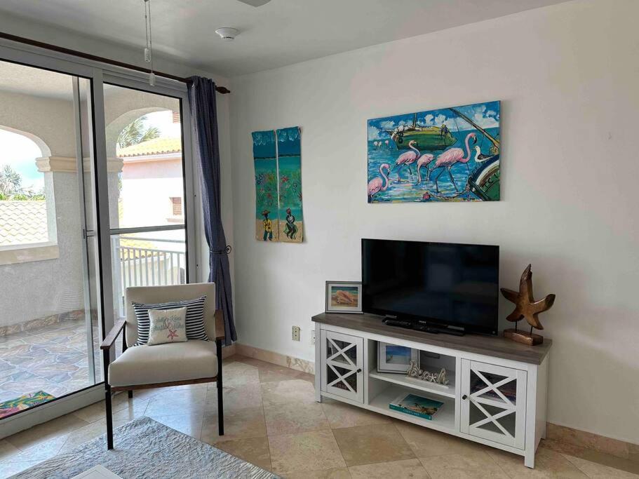 The Cottonwood House - Beach Villa photo 4