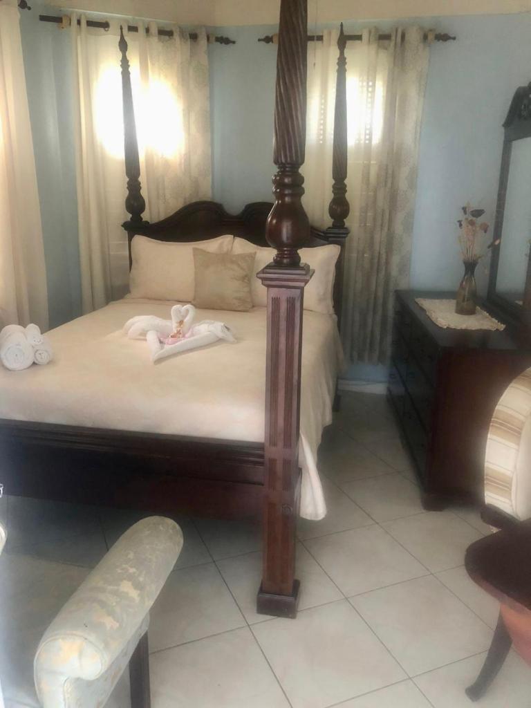Private 2 Bedroom Beachfront Penthouse Condo Ocho Rios, Jamaica photo 4