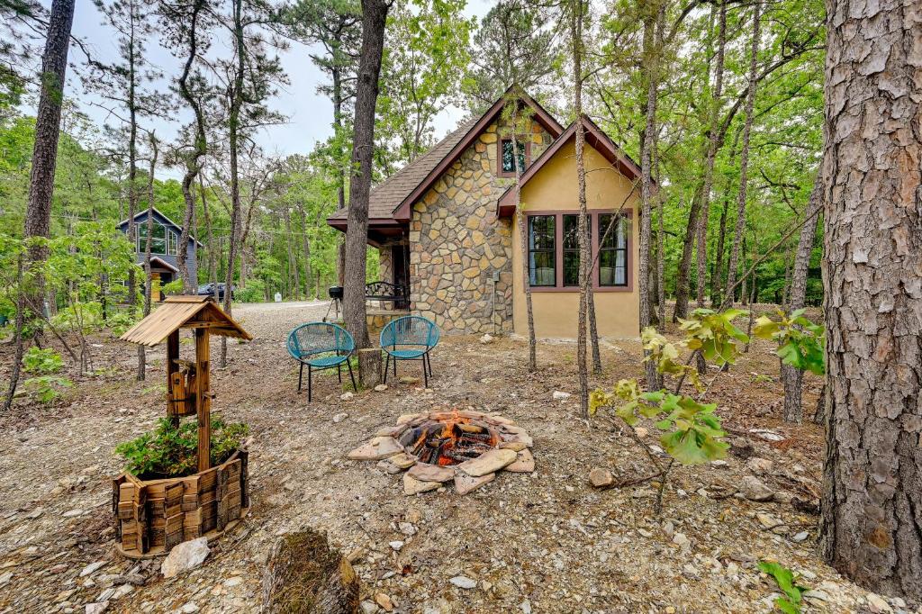 Blissful Broken Bow Vacation Rental with Fire Pit!