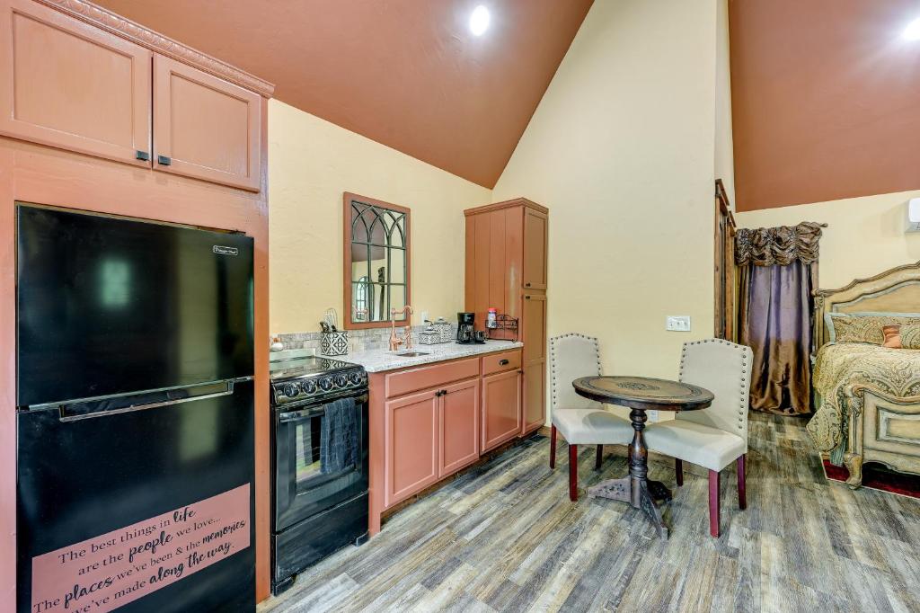 Blissful Broken Bow Vacation Rental with Fire Pit! photo 4