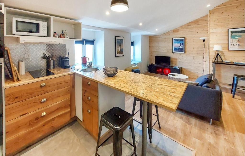 Nice Apartment In Paimboeuf With Wifi photo 4