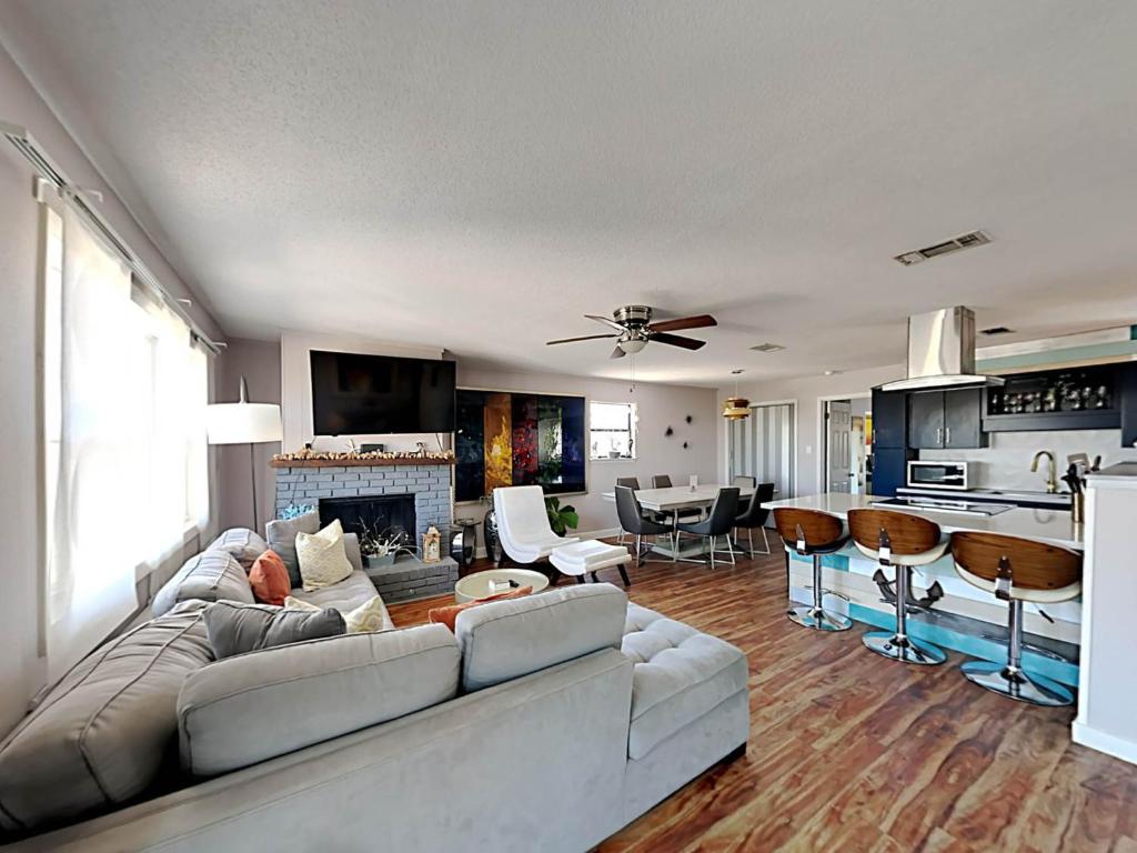 Cozy Beach Bungalow photo 2