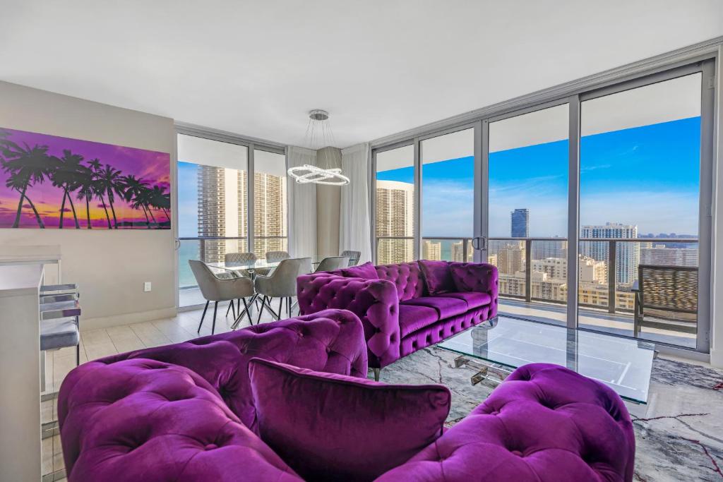 Hyde House 2409 - Luxury High Floor 2BR 2BA Apartment Suite with direct ocean view, roof top pool, resort amenities photo 4