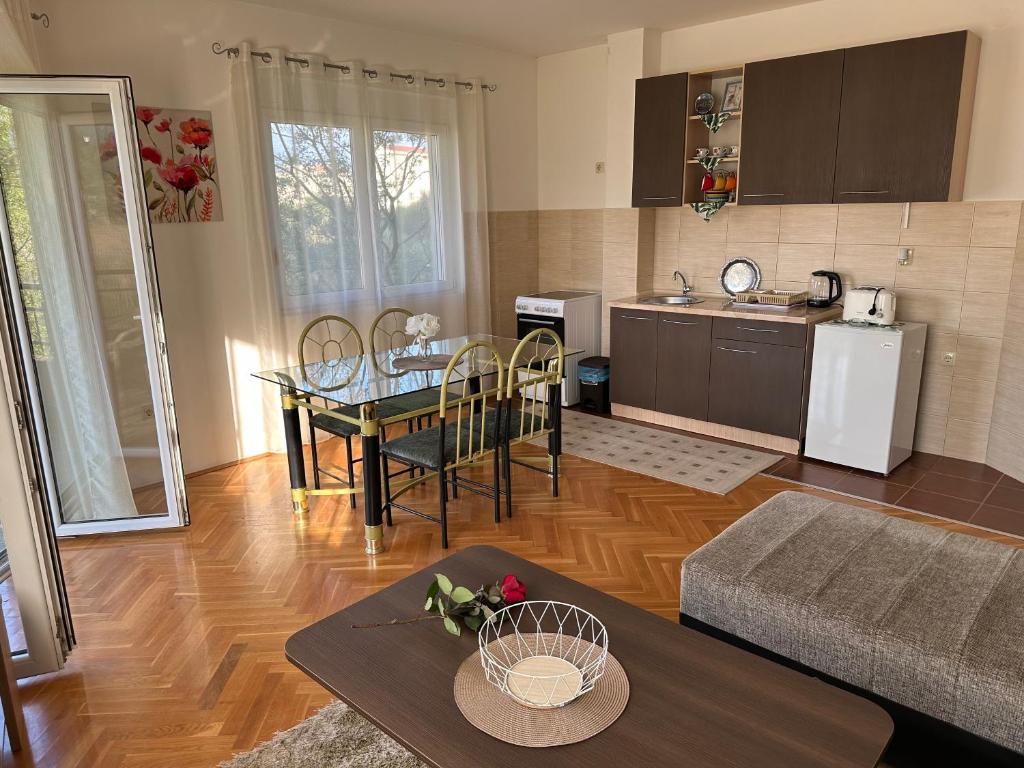 Porodični Apartman Igalo photo 1
