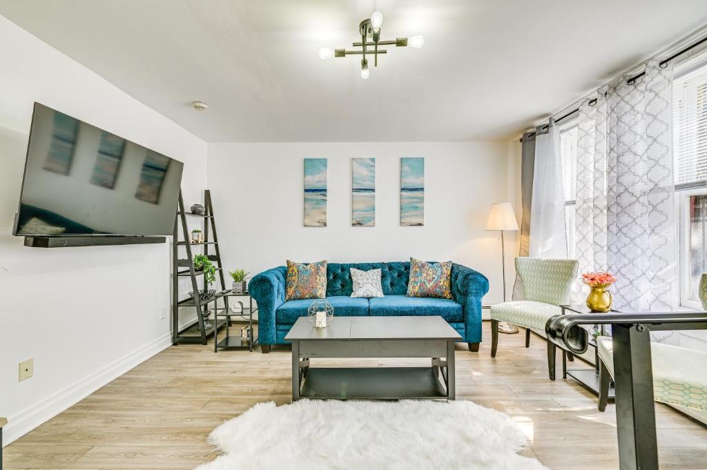 Downtown Albany Apartment Walkable Location! photo 3