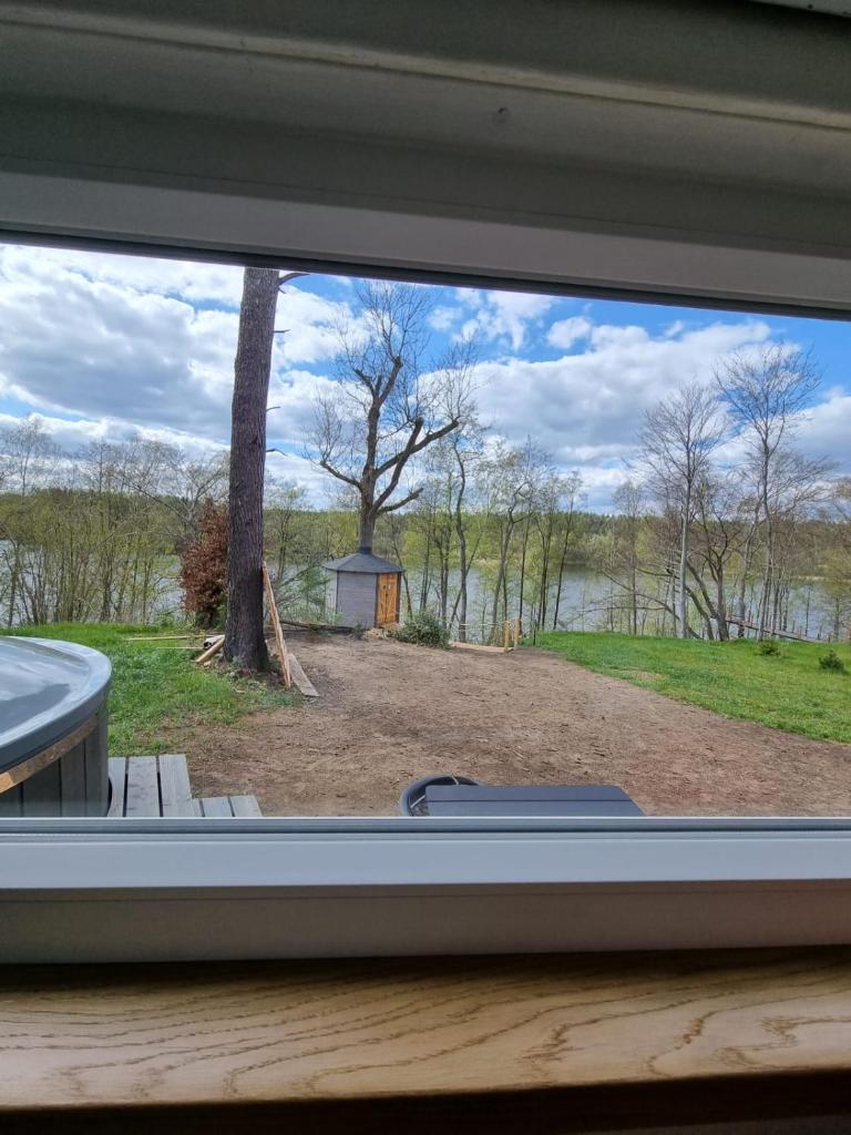 Domek nad jeziorem z jacuzzi photo 4