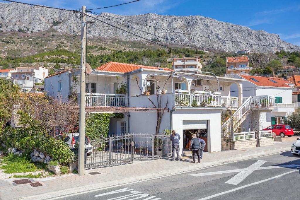 Apartments by the sea Orij, Omis - 7534 photo 1