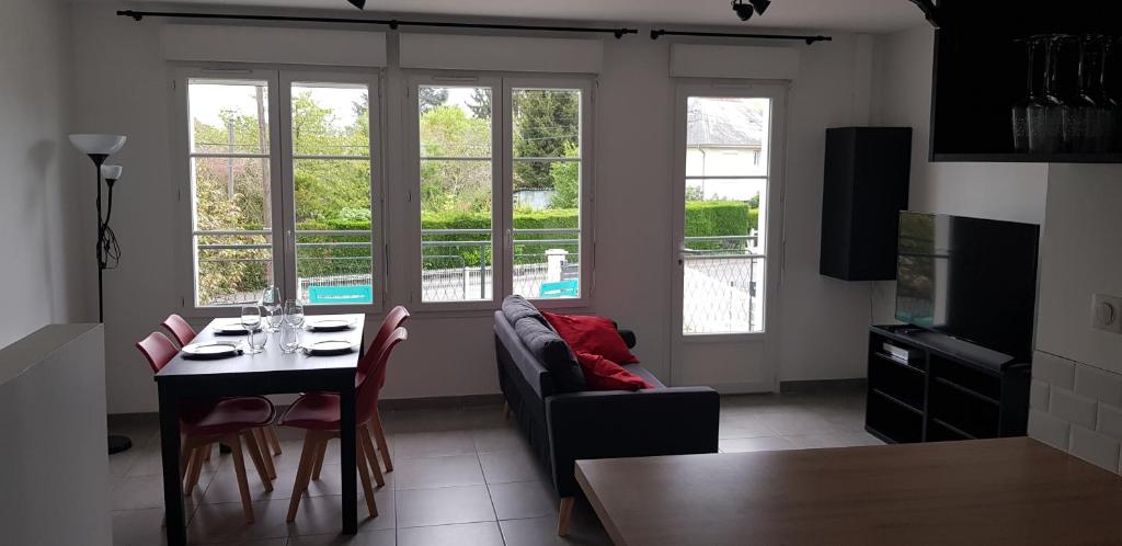 La Patalisse, maison type 3 et jardin photo 1