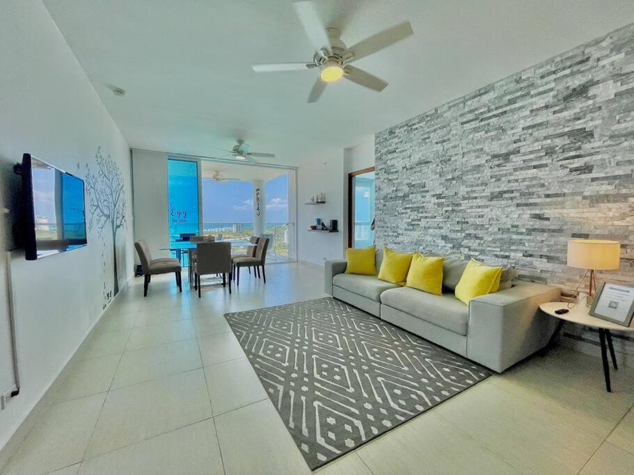 Best View Overlooking Entire Resort - Comfortable & Spacious - Sleeps 11 photo 3