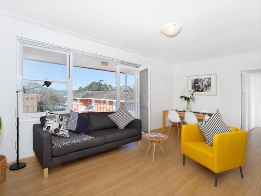 BOT01 - Balmoral Light and Airy Beach Apartment