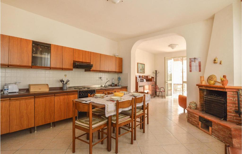 Beautiful Home In Marinella Di Selinunte With 4 Bedrooms And Wifi photo 2