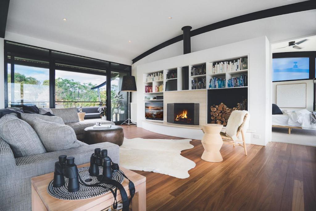 Mills Beach House- Sunday for FREE* photo 2