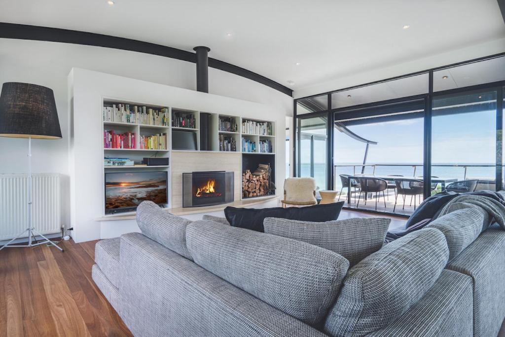 Mills Beach House- Sunday for FREE* photo 4