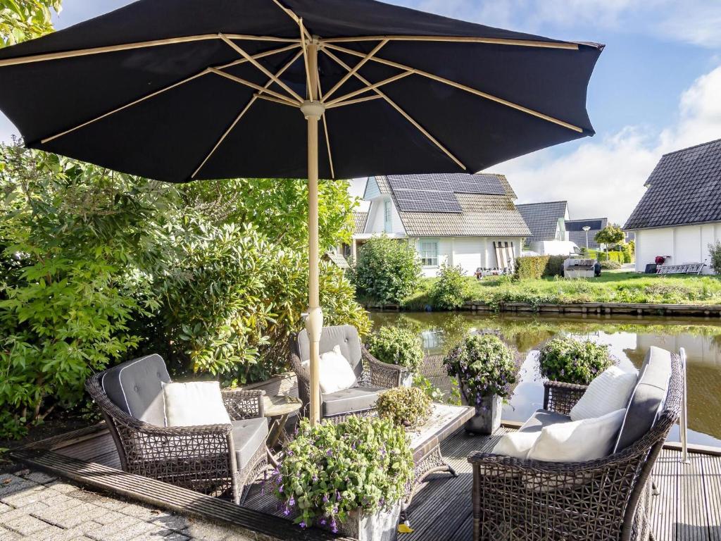 Beautiful holiday home in Kropswolde with private terrace photo 3
