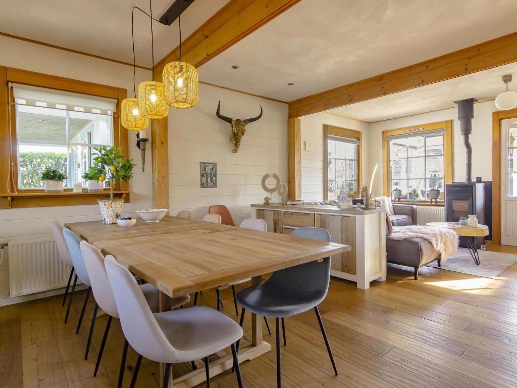 Beautiful holiday home in Kropswolde with private terrace photo 2