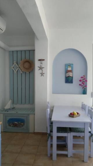 LEMONELIA photo 2