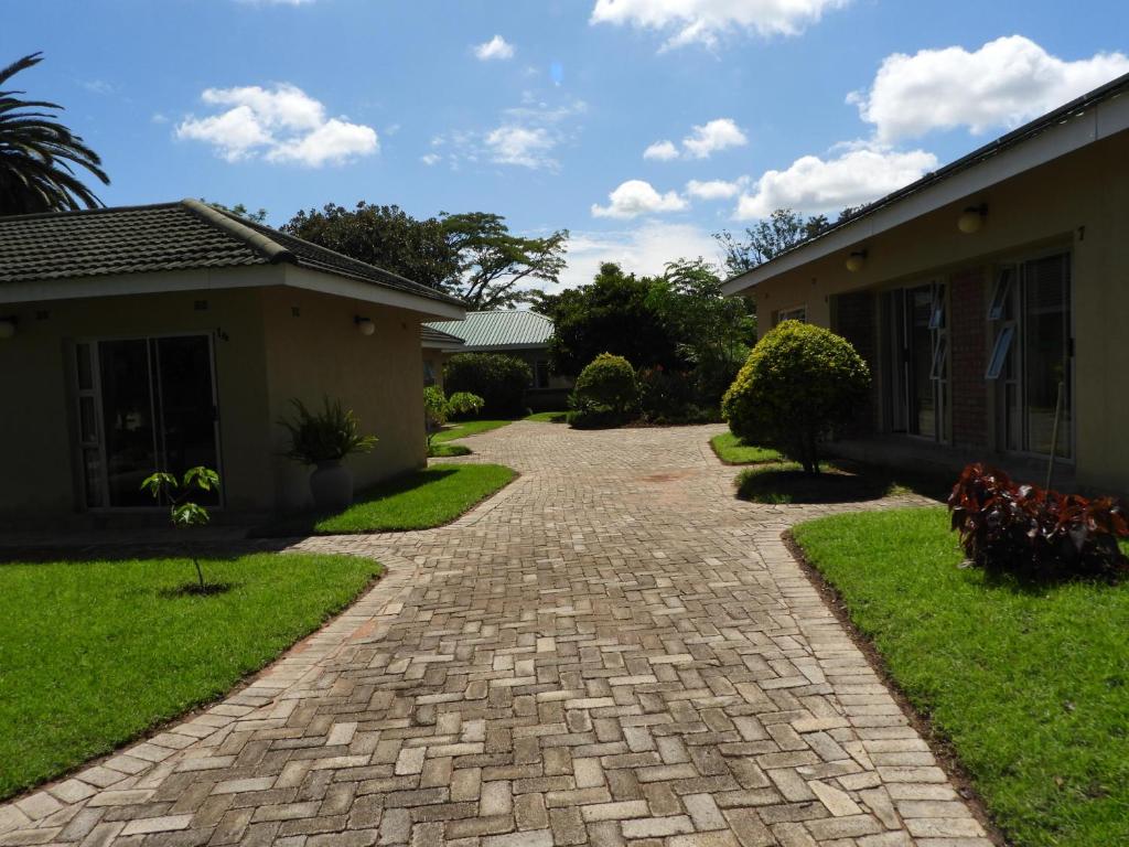 2 bedroomed apartment with en-suite and kitchenette - 2071 photo 4