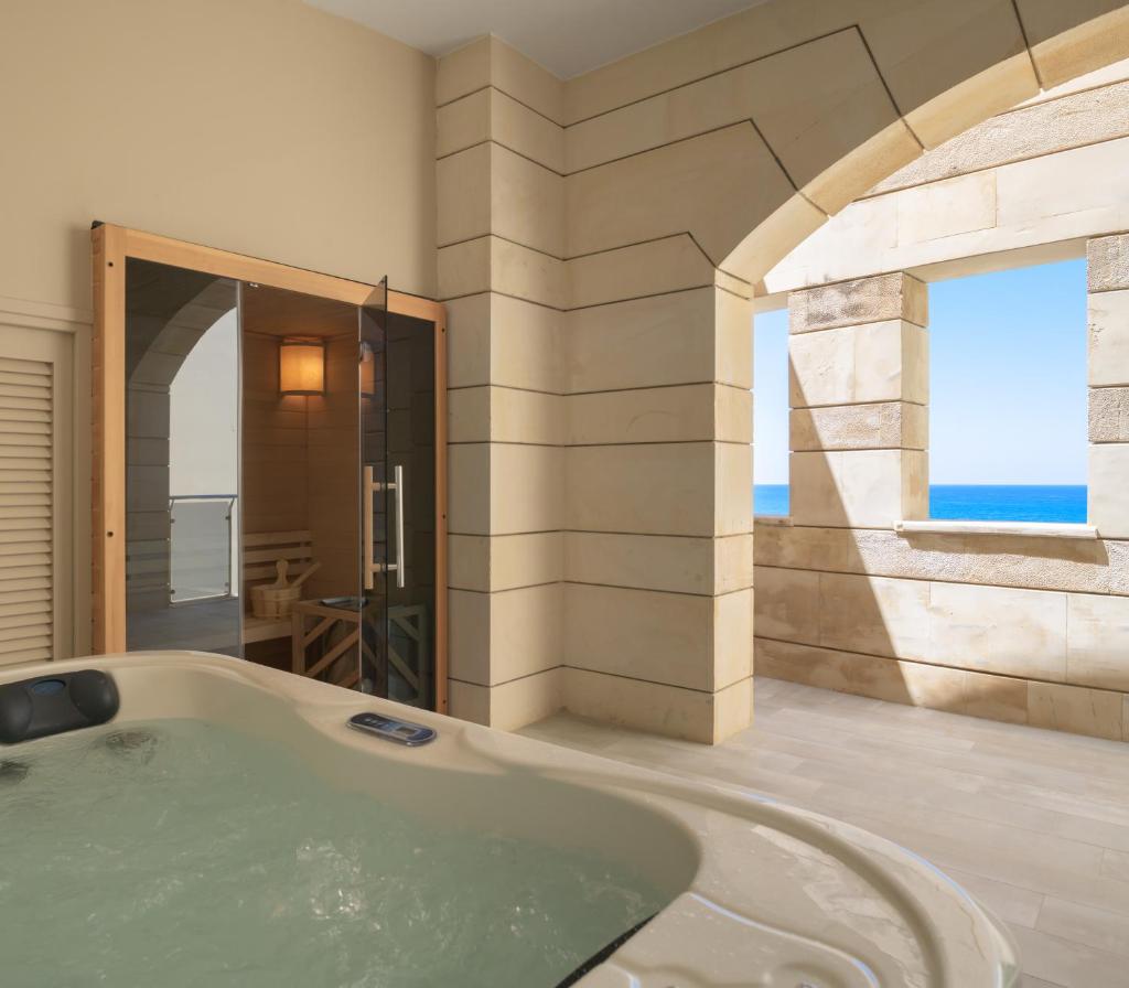 Macaris Suites & Spa photo 1
