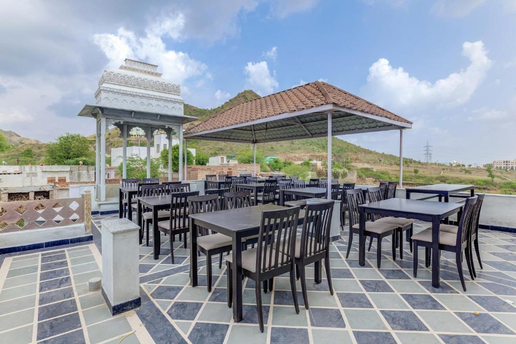 OYO Flagship 77120 Hotel Achrol Haveli Sukher photo 4