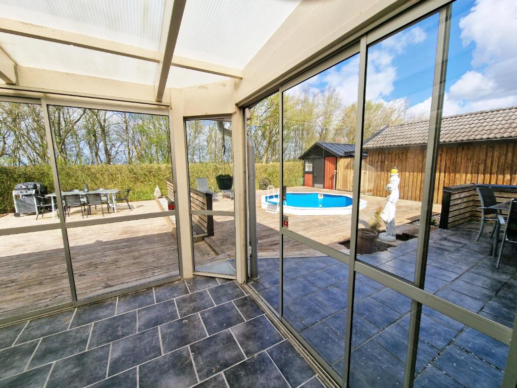 Nice holiday home with outdoor pool in Billeberga, Landskorna photo 2