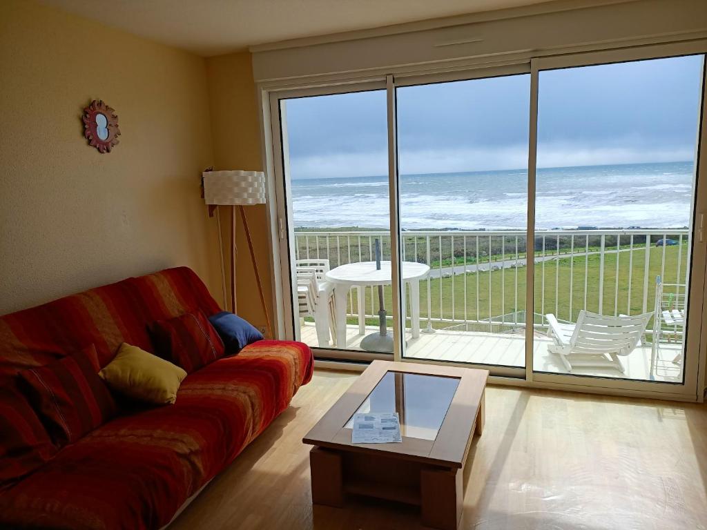 Appartement d'une chambre a Guidel a 100 m de la plage avec vue sur la mer piscine partagee et balcon amenage