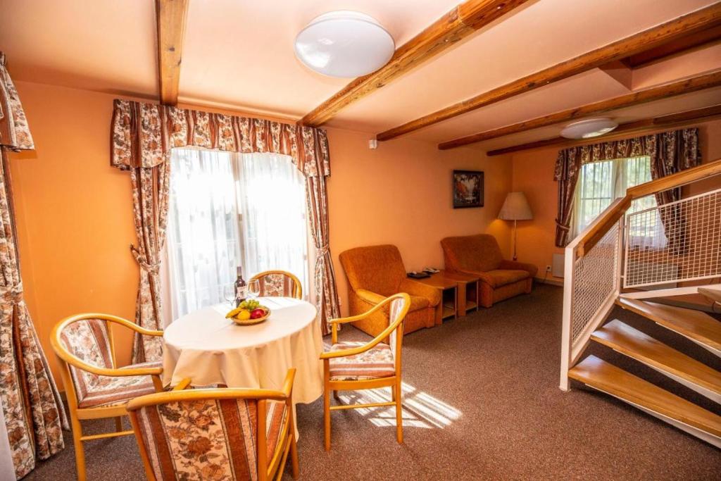 Hotel na Jezeře photo 2