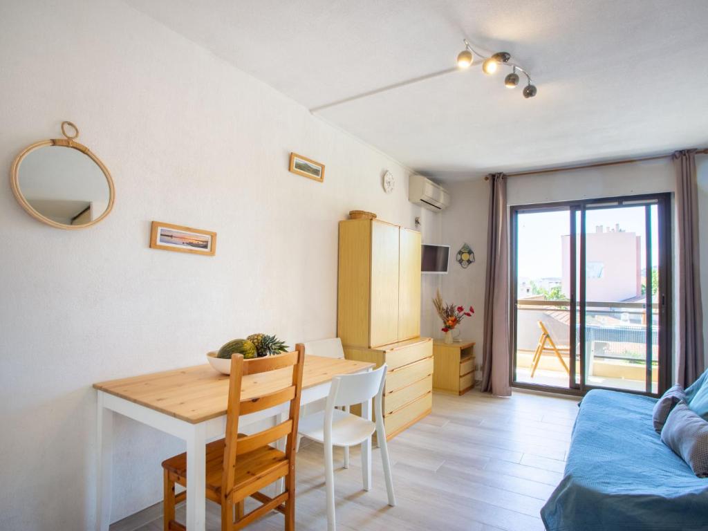 Apartment Saint James-9 by Interhome