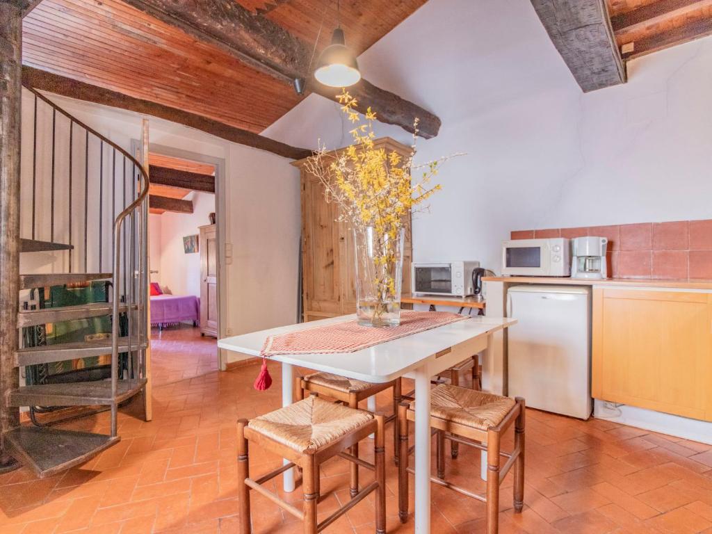 Holiday Home L'Amandier - ORN310 by Interhome photo 2