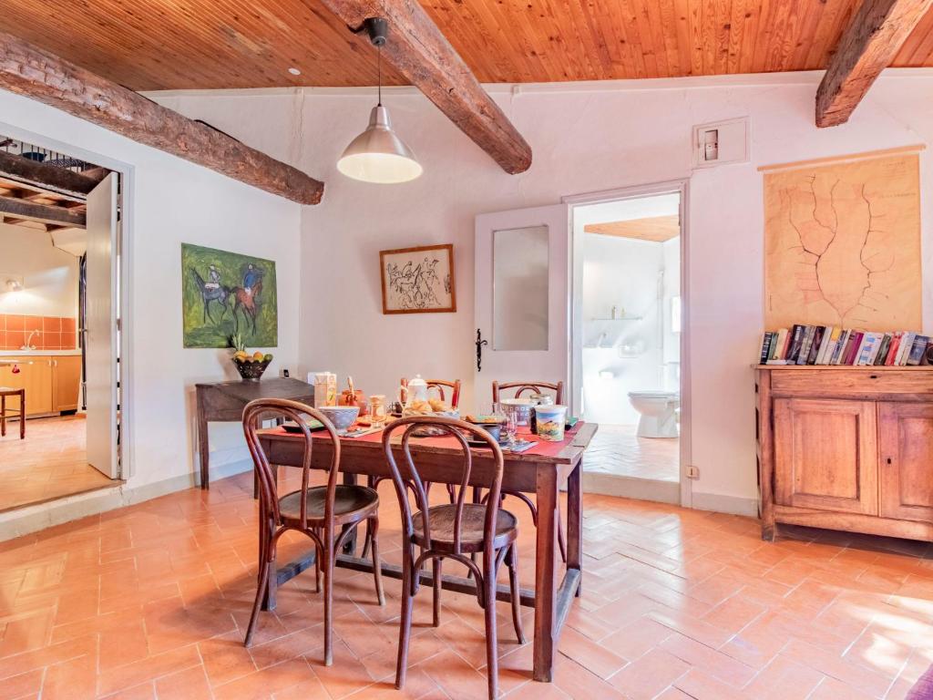 Holiday Home L'Amandier - ORN310 by Interhome photo 4