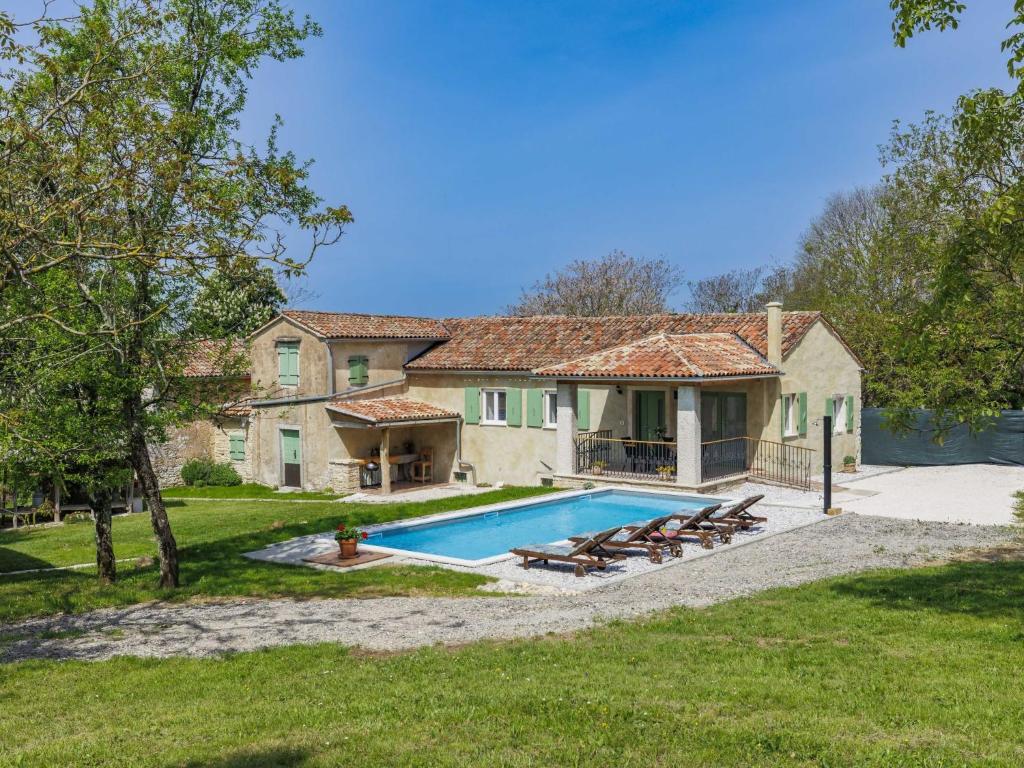 Holiday Home Villa Dobrila by Interhome