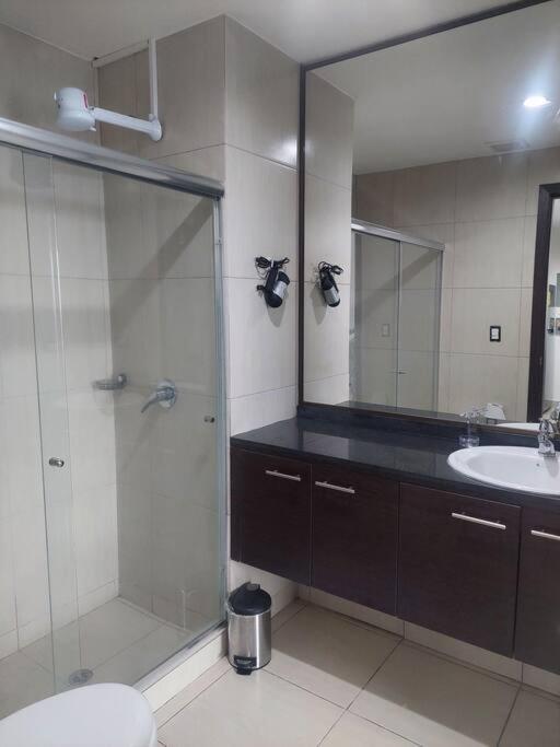 ZAFIRO SUITE CON VISTA CIUDAD/PISCINA/GYM/ PARQUEO photo 1