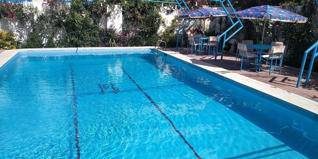 Blue family villa with large private pool photo 3