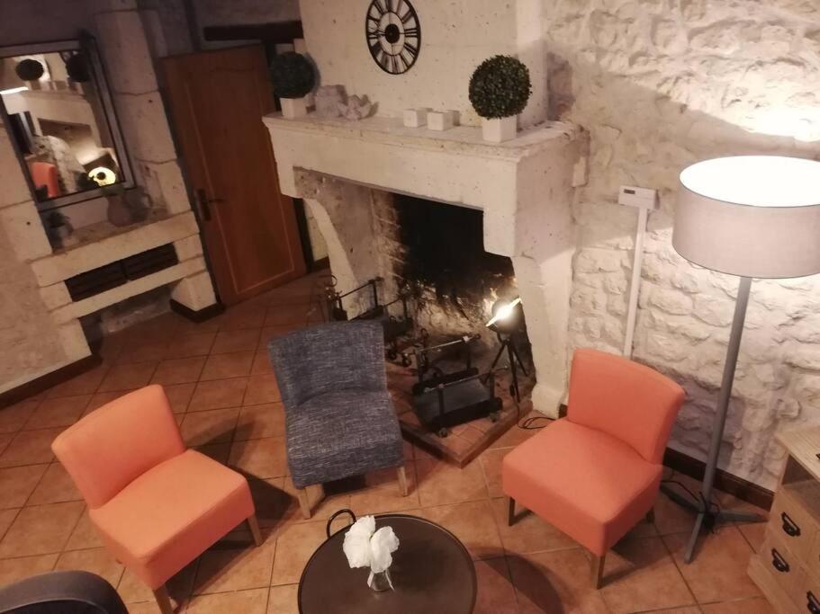 Maison charentaise à la campagne photo 2