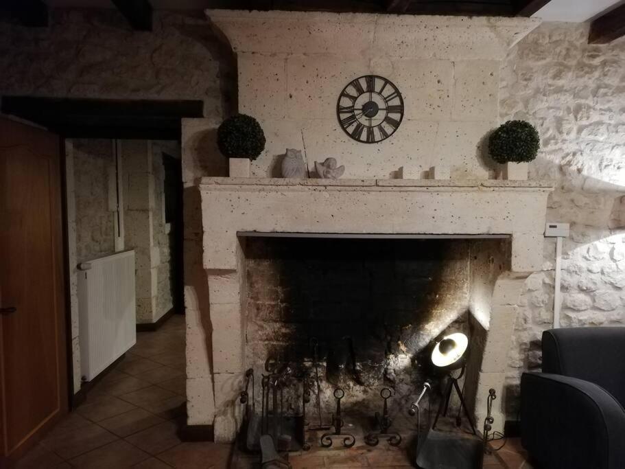 Maison charentaise à la campagne photo 3