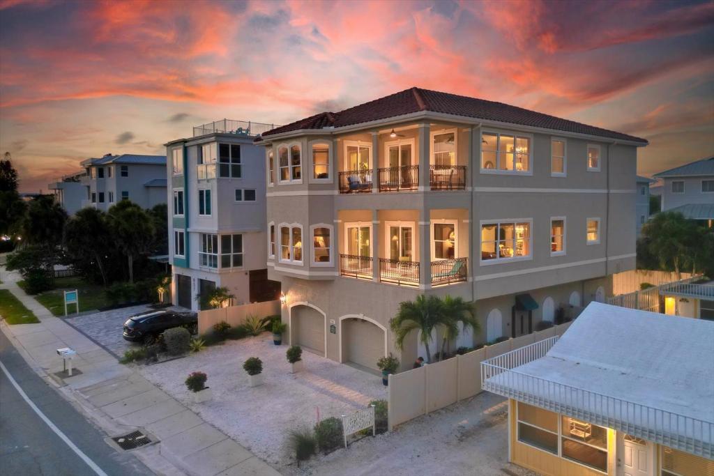 Ocean Vue; By Beachside Management photo 1