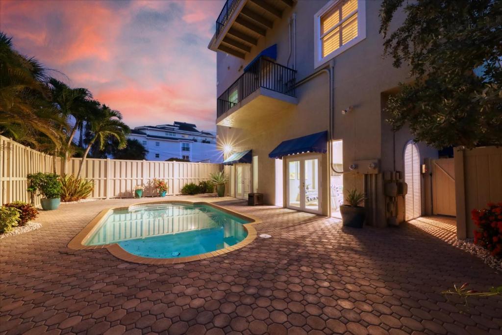 Ocean Vue; By Beachside Management photo 2