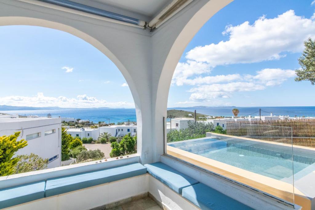 Villa with View of Agios Ioannis and Pool with Jacuzzi photo 1