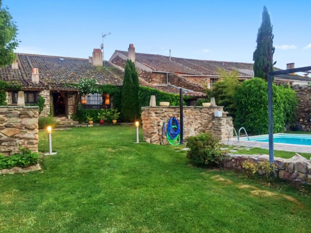 5 bedrooms villa with private pool and enclosed garden at Domingo Garcia